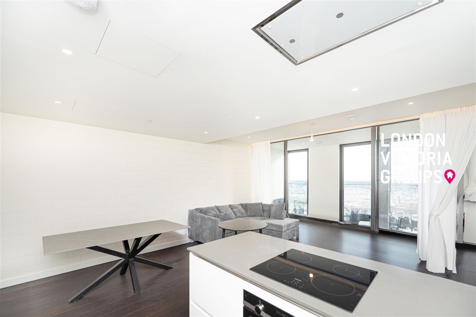 2 bed property in 67 Bondway, London